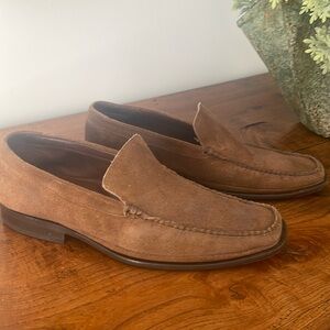 Johnston Murphy Men’s Shoes n size 10.  Brown Suede Loafers